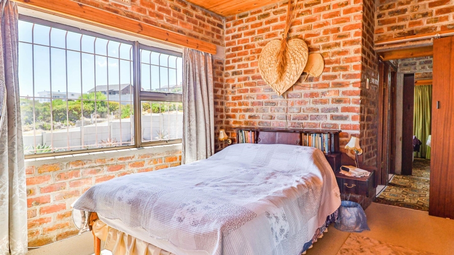 4 Bedroom Property for Sale in De Kelders Western Cape